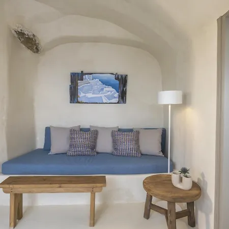 Oia Waves Cave Houses *