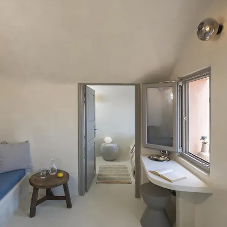 Oia Waves Cave Houses * Oia