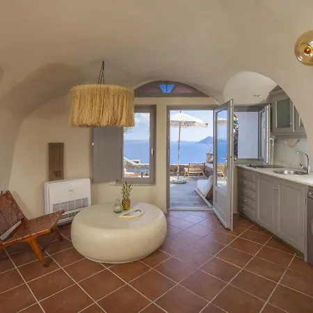 Oia Waves Cave Houses *