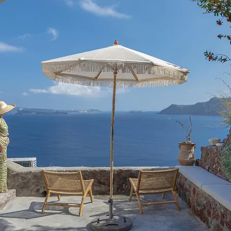 Oia Waves Cave Houses *